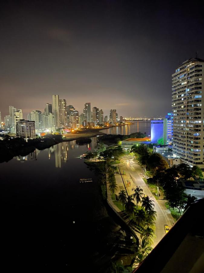 Apartamento Amazing 3br Penthouse, Full Kitchen, Pool, Bar, Dedicated Workspace