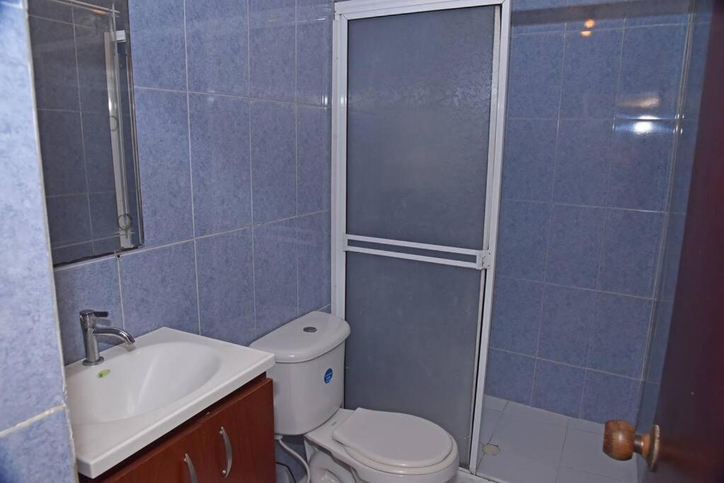Cozy 1br Walking Distance To Airport/beach *