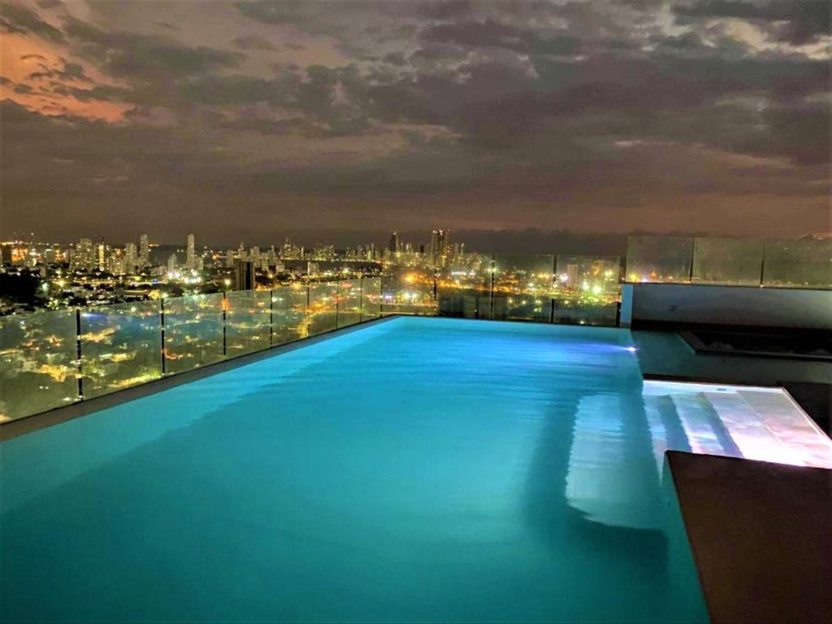Apartment P23 Brand New High Floor, Few Blocks To Walled City Steps To Beach *