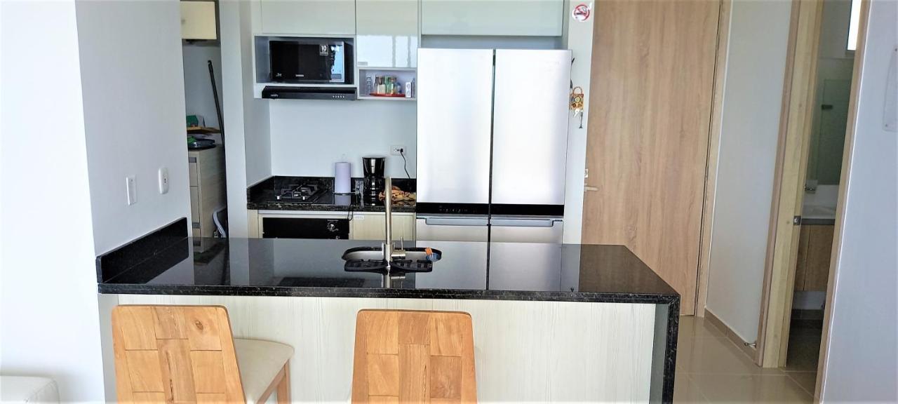 P23 Brand New High Floor, Few Blocks To Walled City Steps To Beach Apartment