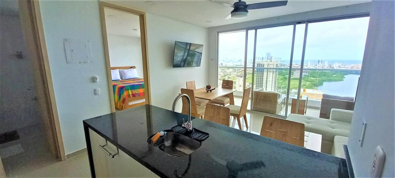 P23 Brand New High Floor, Few Blocks To Walled City Steps To Beach Apartment