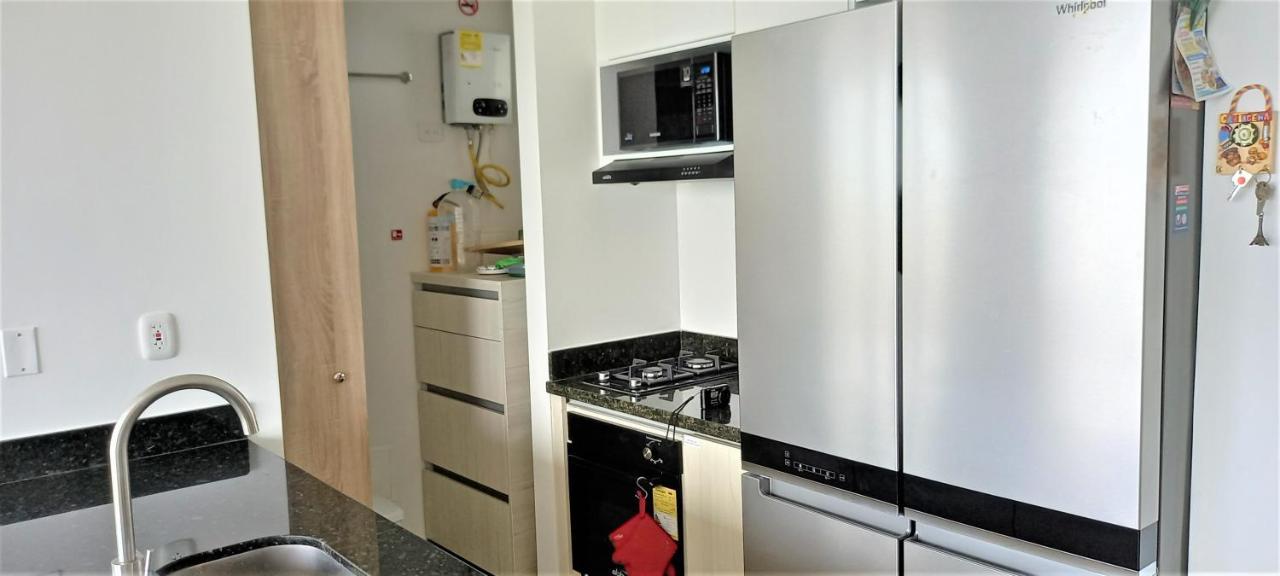 P23 Brand New High Floor, Few Blocks To Walled City Steps To Beach Apartment