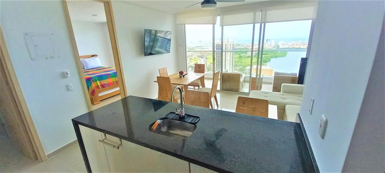 P23 Brand New High Floor, Few Blocks To Walled City Steps To Beach Apartment *