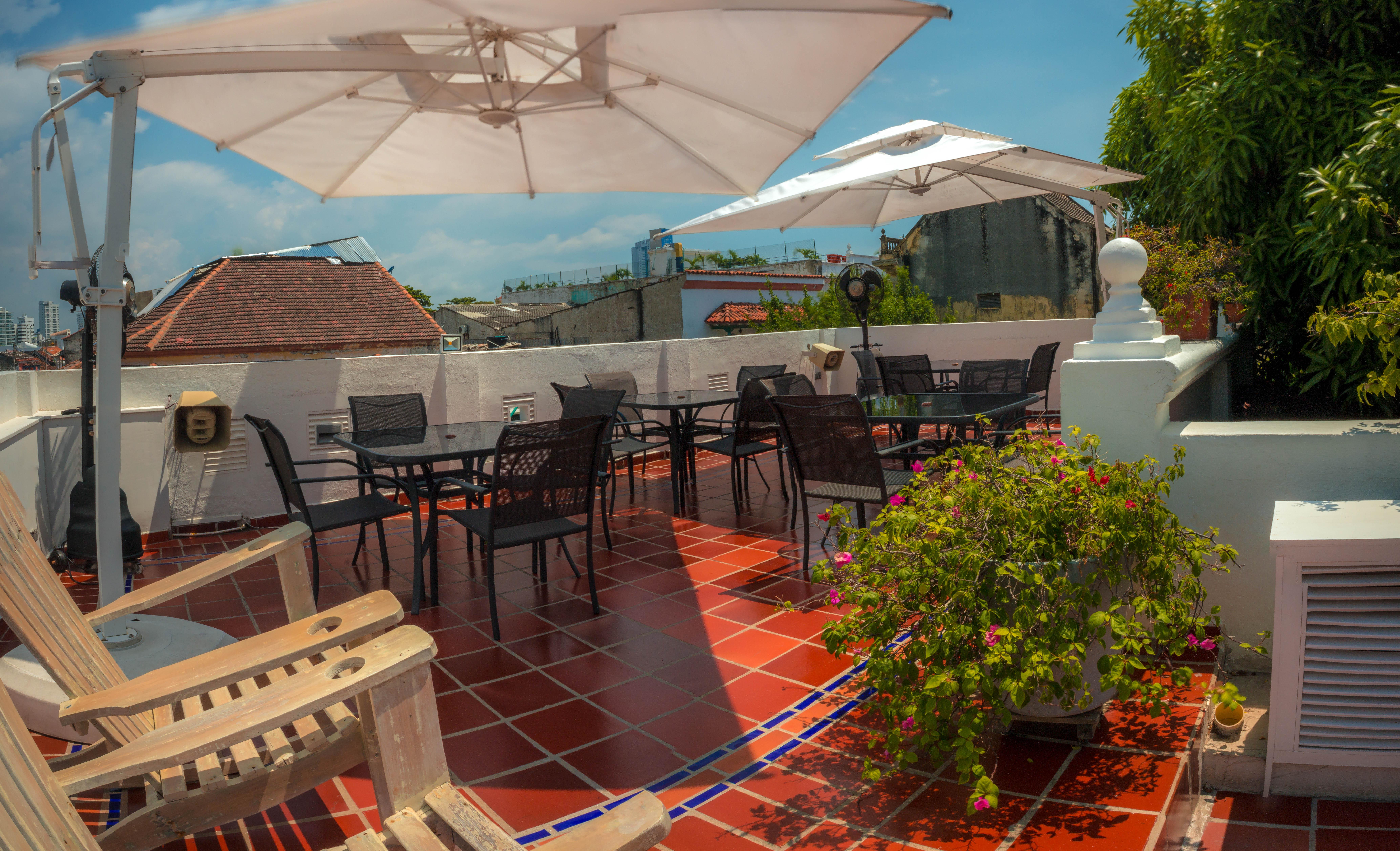 Patios Hostal *