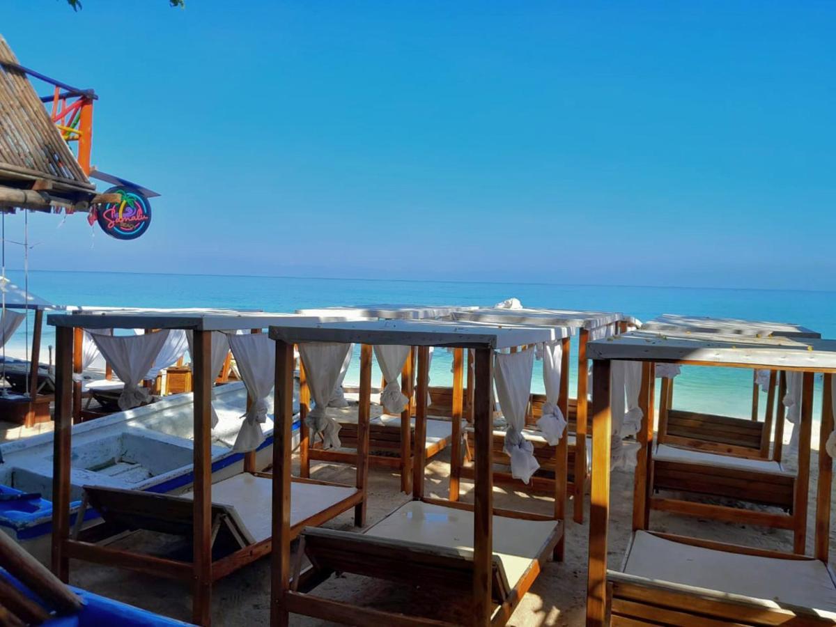 Oasisbluecartagena Hostal