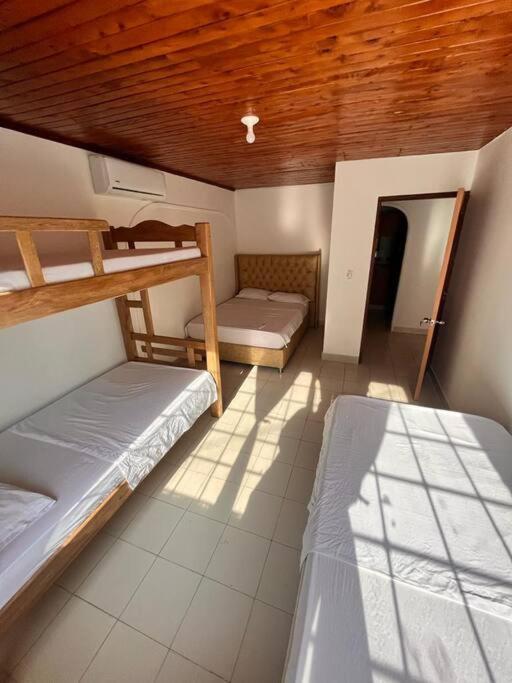 Casa Cerca A El Mar Con Parqueadero Cartagena