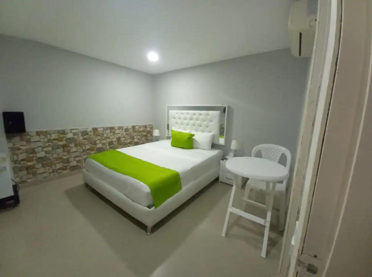 Hotel Bm-17 Cerca Al Mar Con Aire Acondicionada Y Wifi *