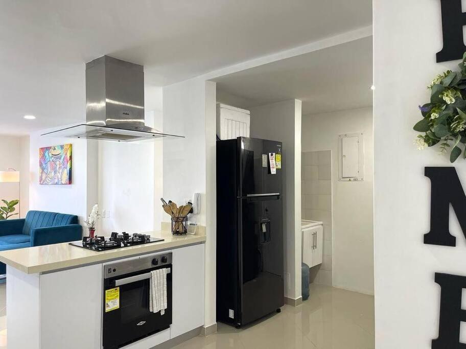 Apartment Beachfront Bliss, Your Ocean Escape