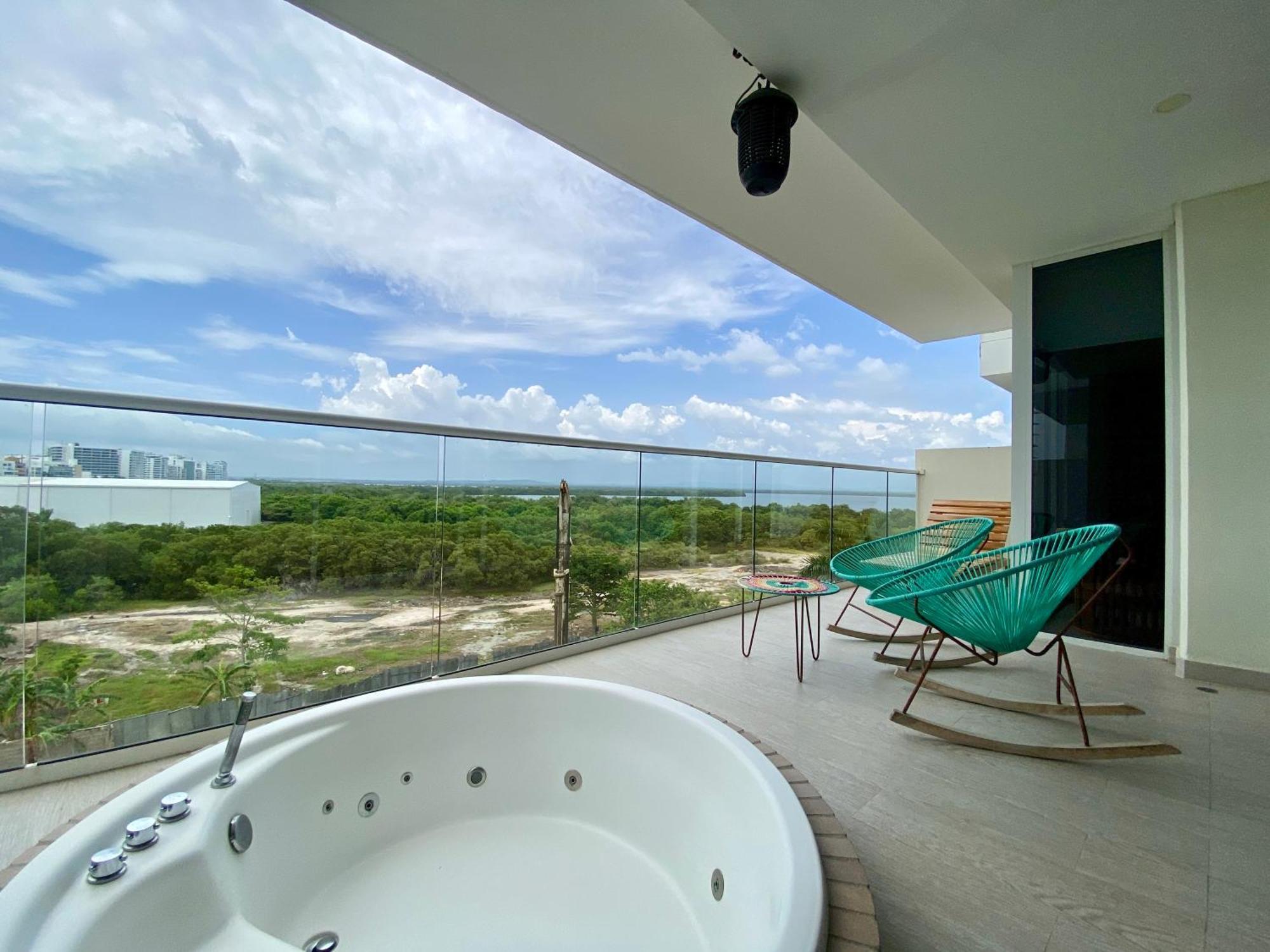 Martinique By Q * Cartagena