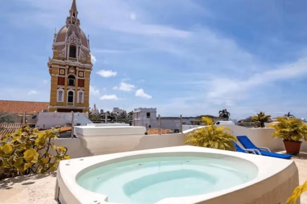 Edificio Ubicado En El Centro De La Ciudad Dentro De La Ciudad Amurallada Edificio Ayos Apartamento