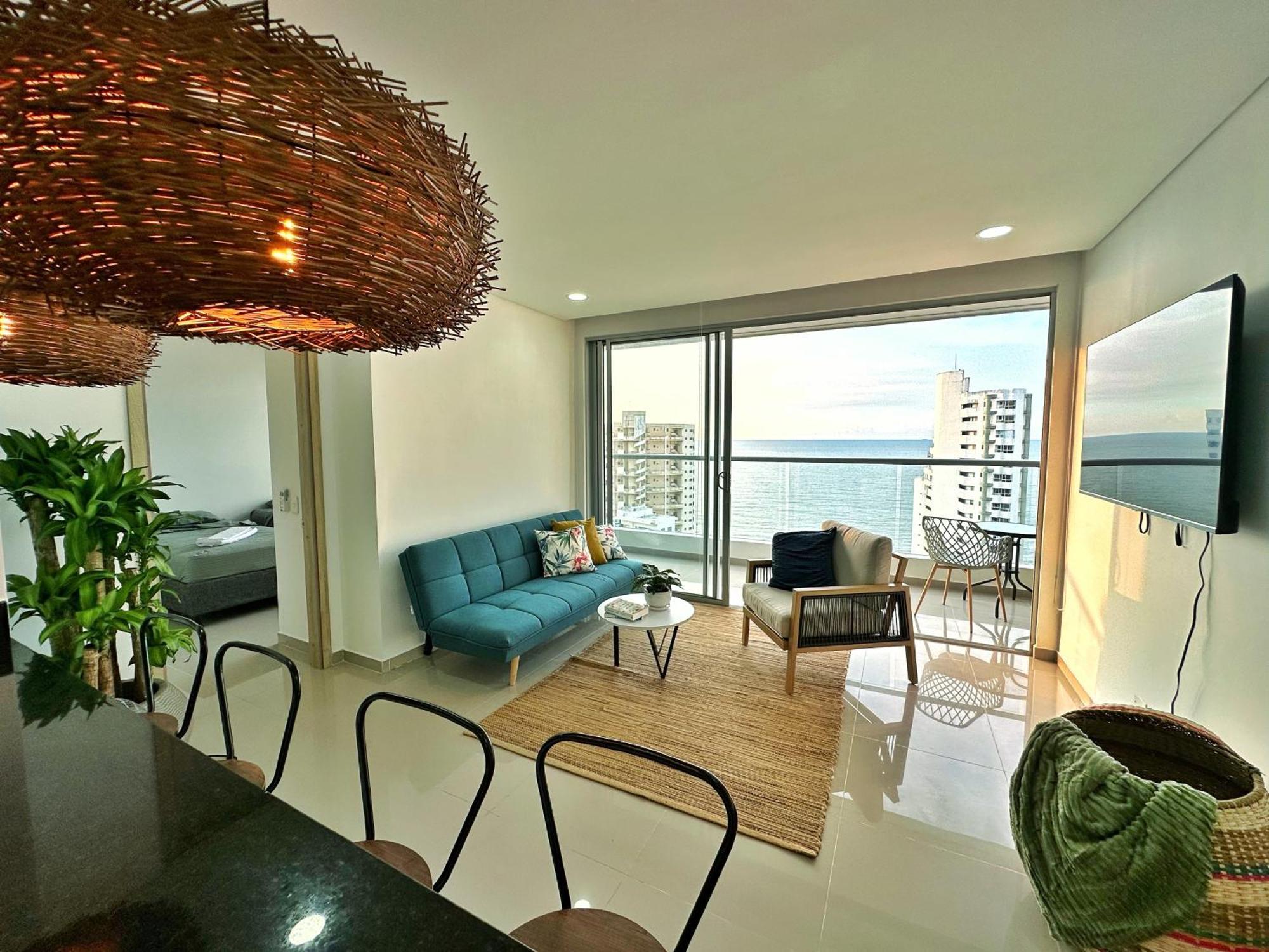 Apartamento Espectacular Apartamento Piso Alto Con Excelente Vista Al Mar Y A La Ciudad Amurallada *