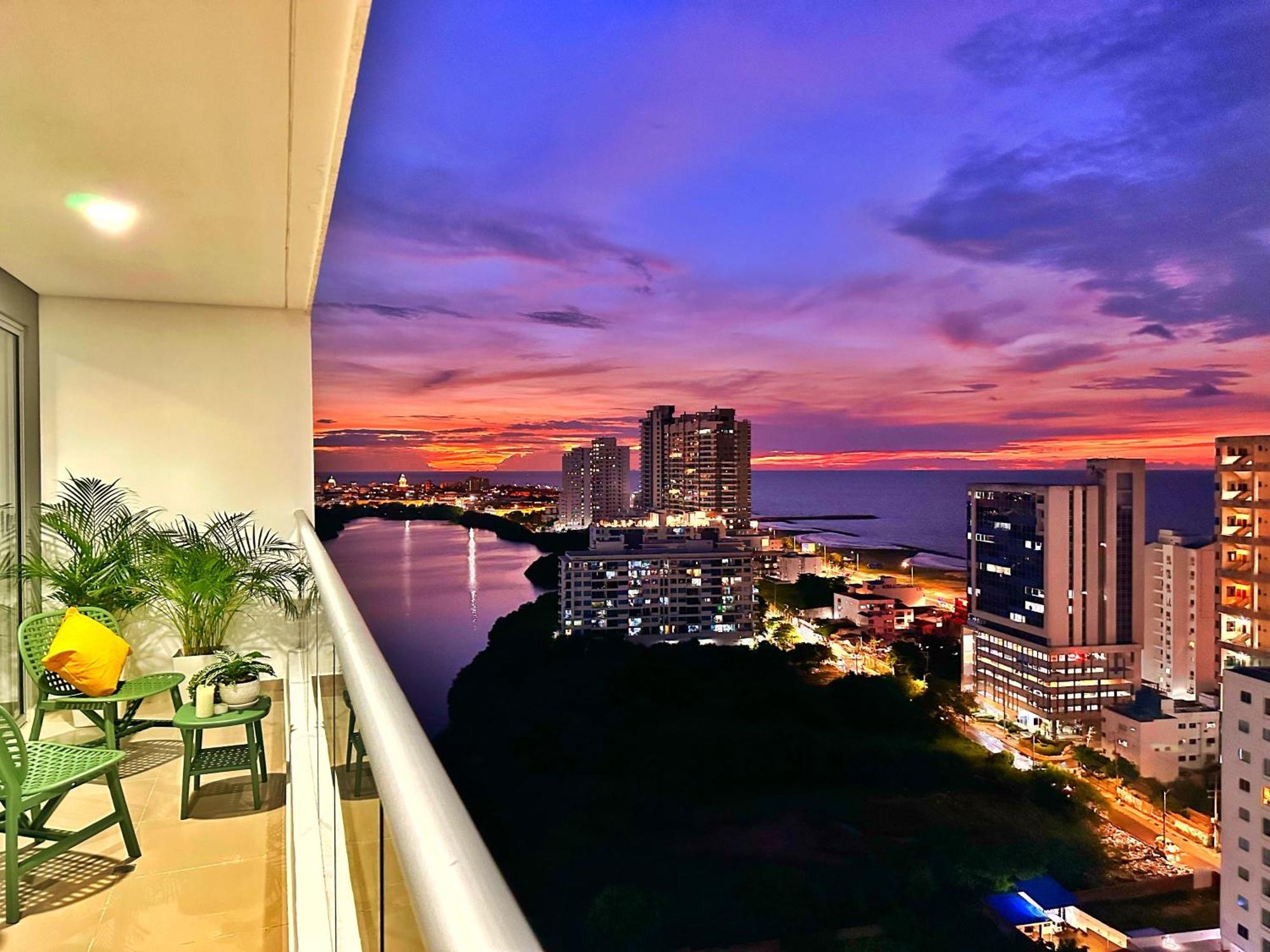 Espectacular Apartamento Piso Alto Con Excelente Vista Al Mar Y A La Ciudad Amurallada Apartamento