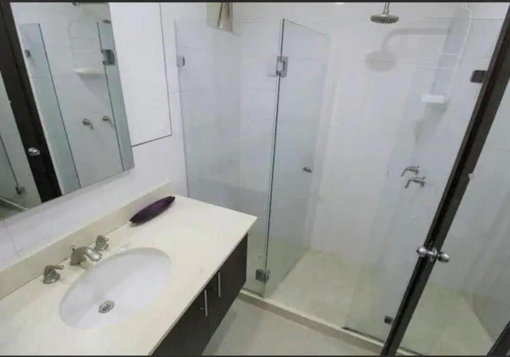 Apartamento Edificio Morros 922 Con Acceso Directo A Playa 3 Alcobas