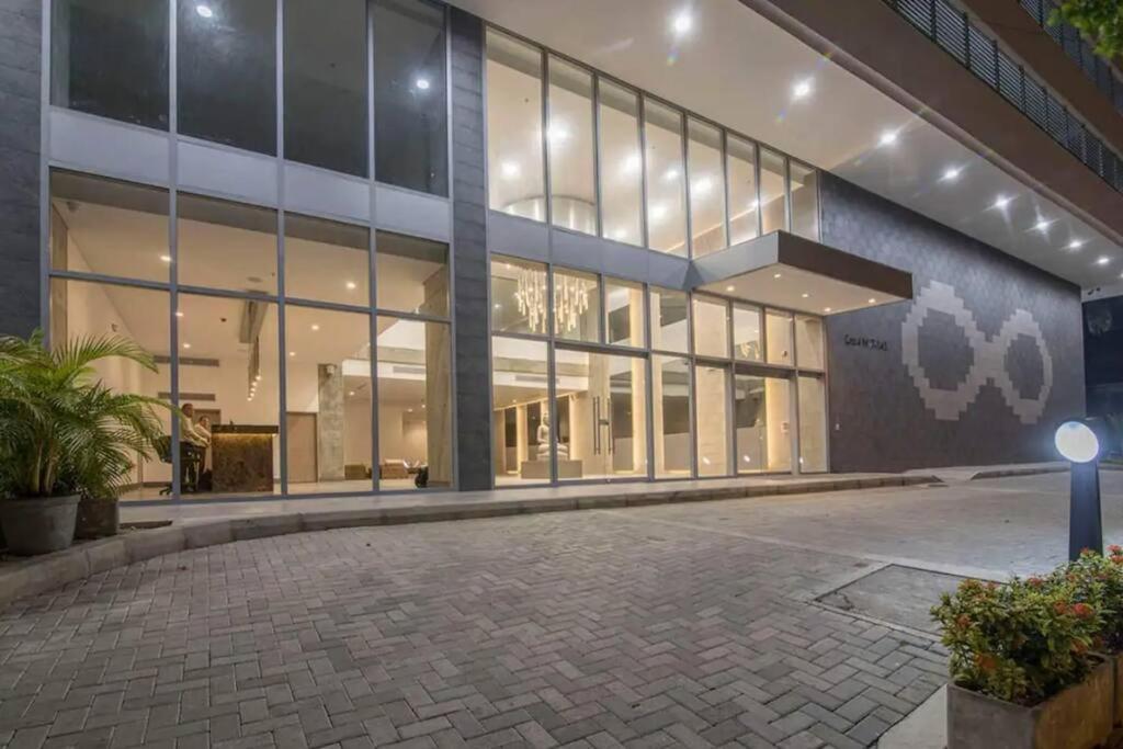 Apartment 3bd Condo-amazing View-modern Apt-luxury Building