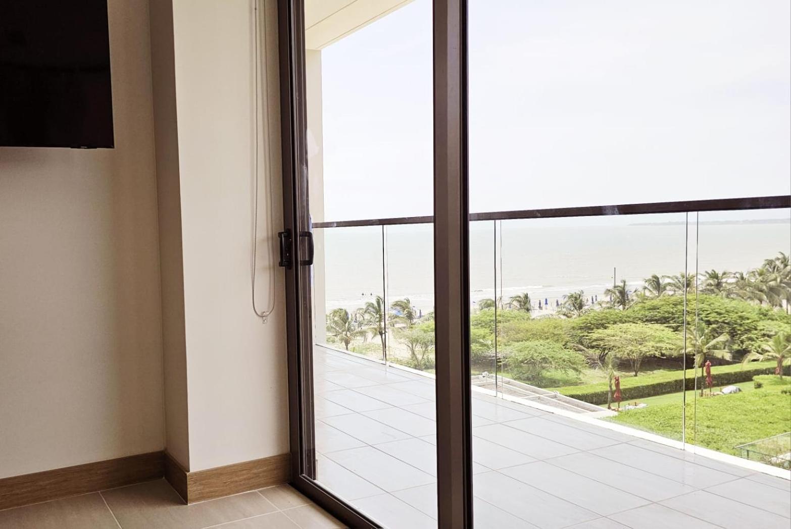 Apartamento Hermoso En Cartagena-morros Eos-vista Al Mar- Salida Directa A La Playa Cartagena