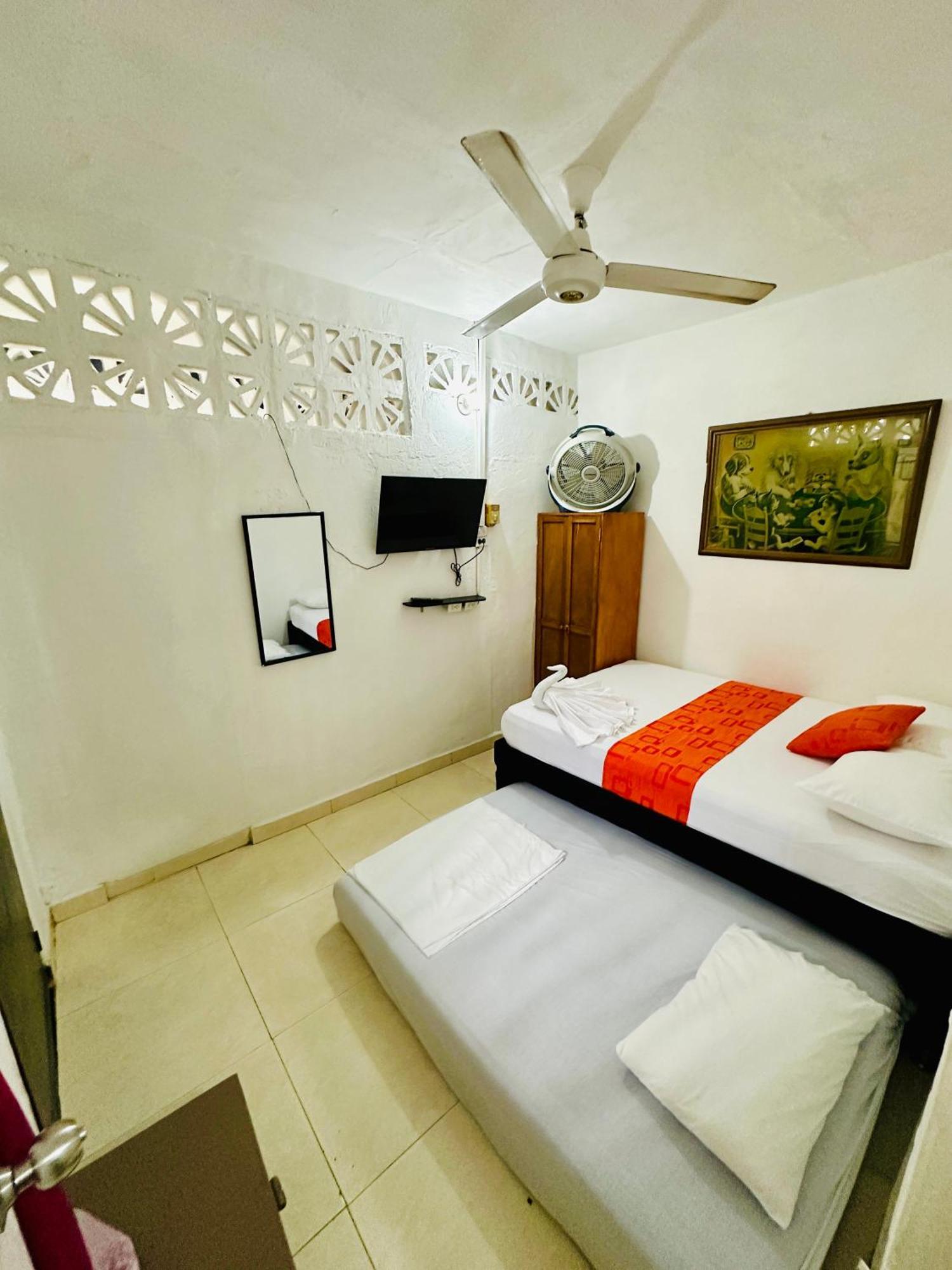 Hotel La Española 3*