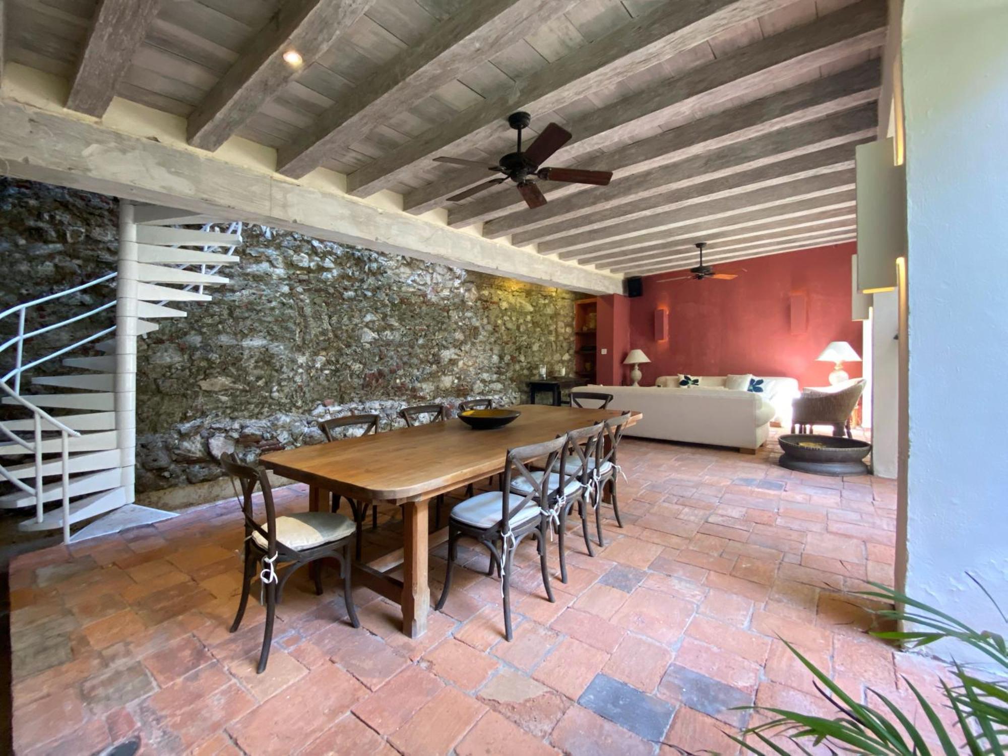 Stunning 4br In Holiday home