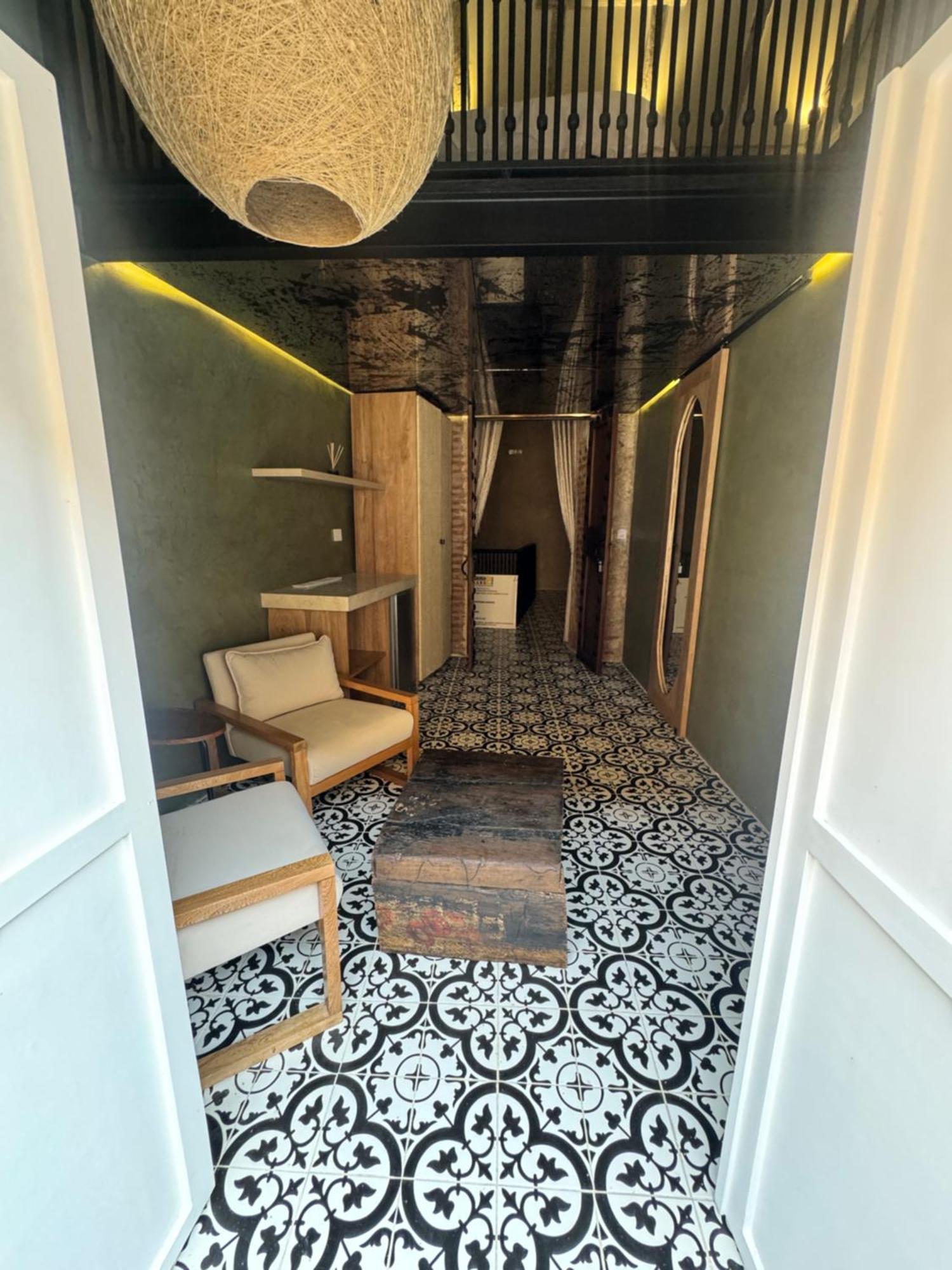 Hotel Alta *