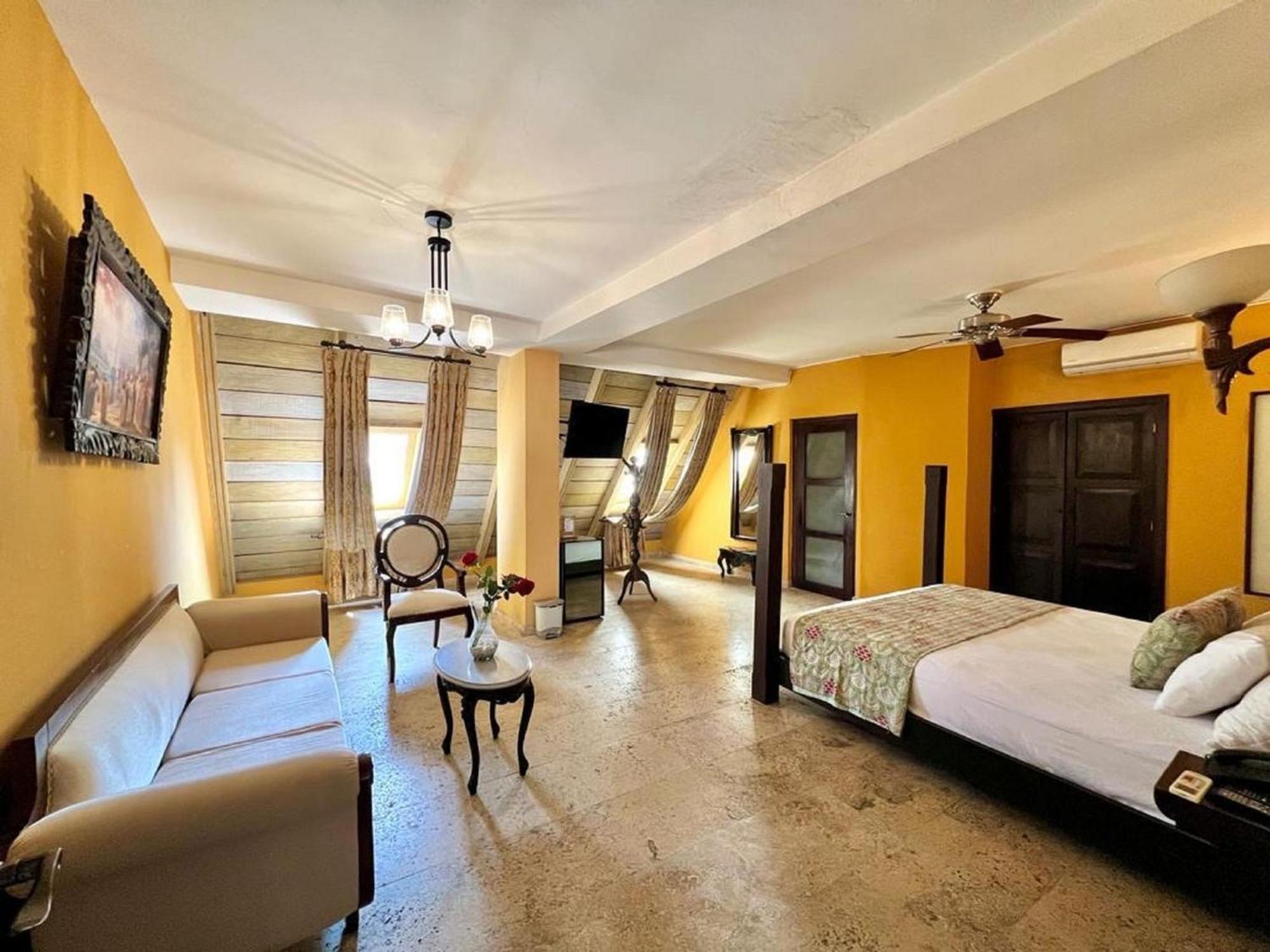 8aps-4 Luxury House In The Historic Center With Pool Air Conditioning And Wifi * Cartagena