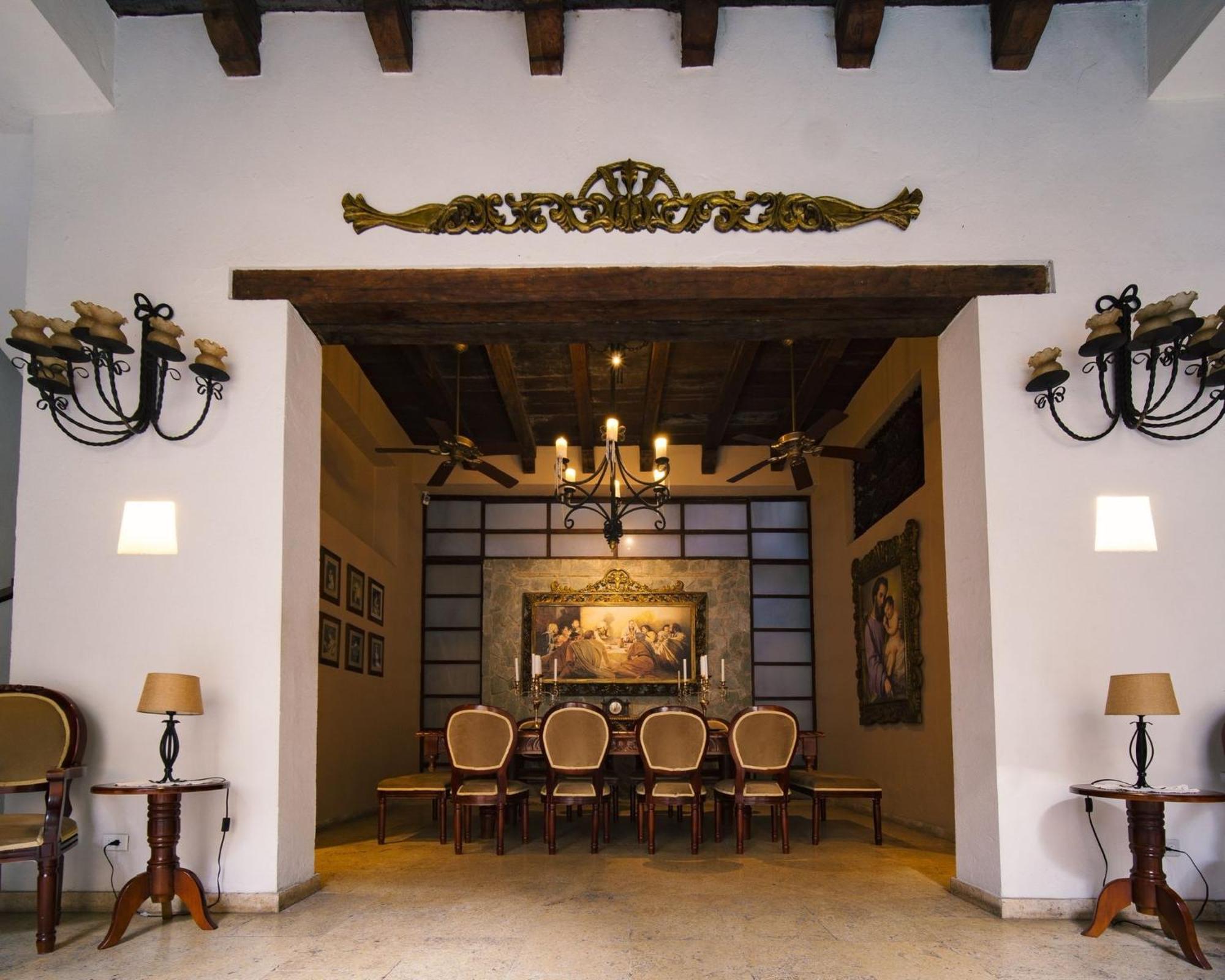 Сasa de vacaciones 8aps-4 Luxury House In The Historic Center With Pool Air Conditioning And Wifi Cartagena