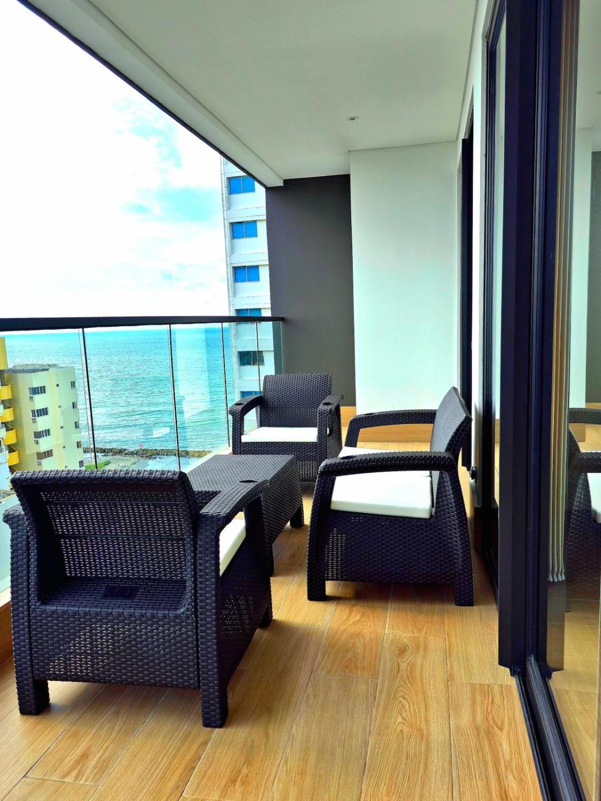 Apartment Beautiful View Of The Ocean And The