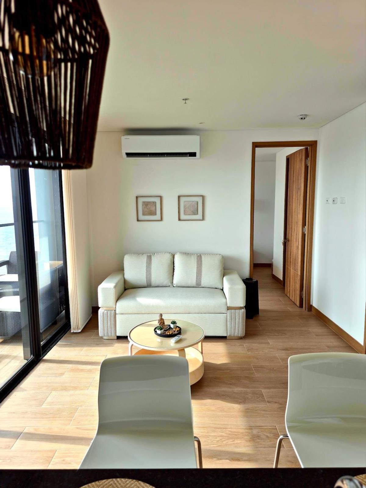 Apartment Beautiful View Of The Ocean And The