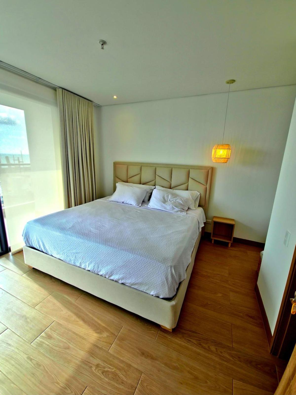 Apartment Beautiful View Of The Ocean And The