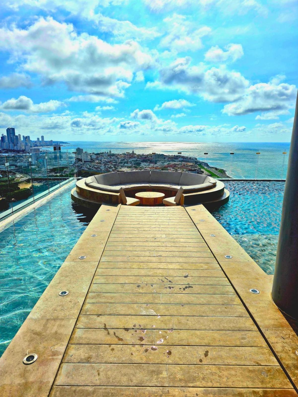 Beautiful View Of The Ocean And The Apartment Cartagena