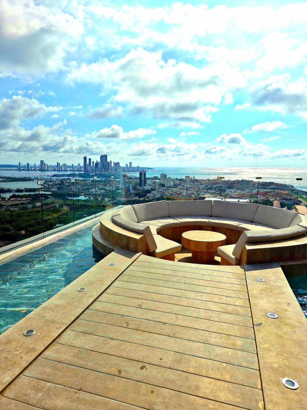 Beautiful View Of The Ocean And The Apartment Cartagena