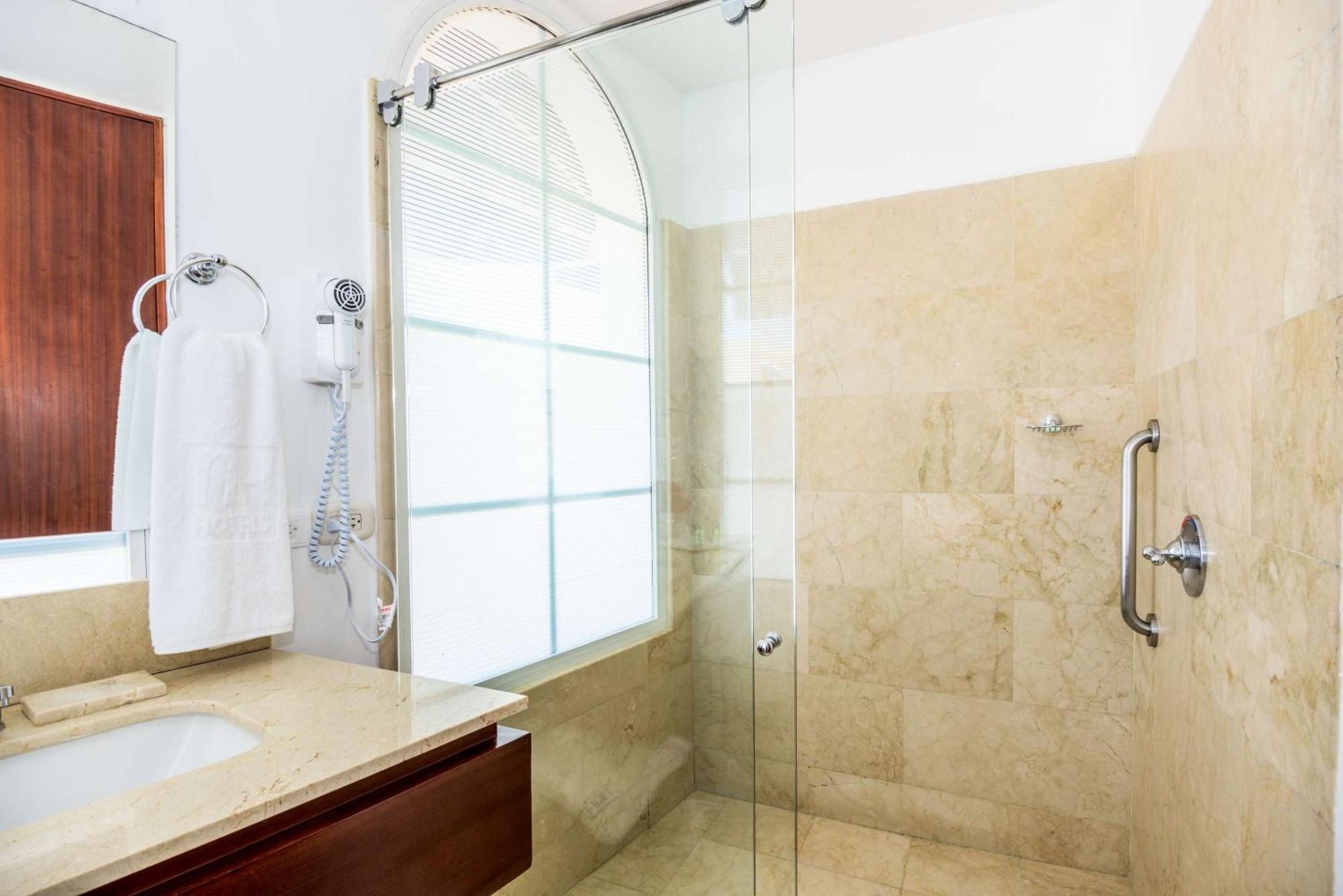 Nh Royal Urban Hotel 4*