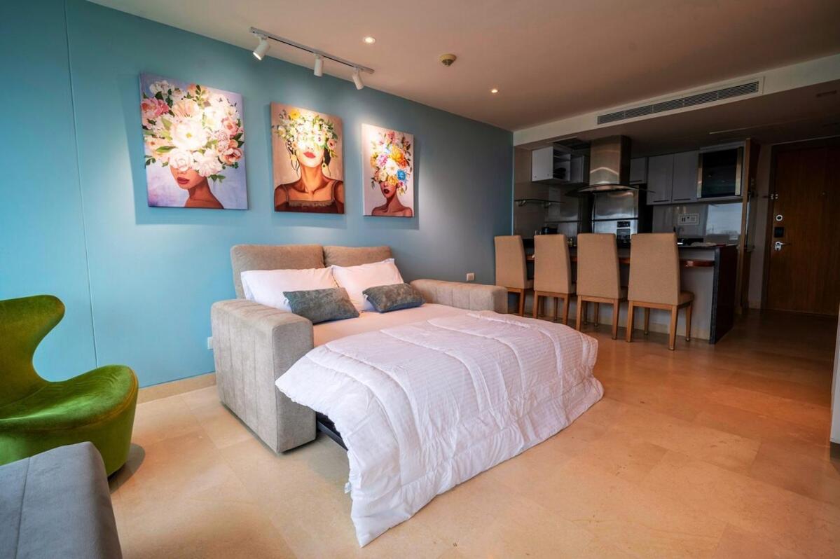 Modern Beachfront At Radisson Apartamento Cartagena