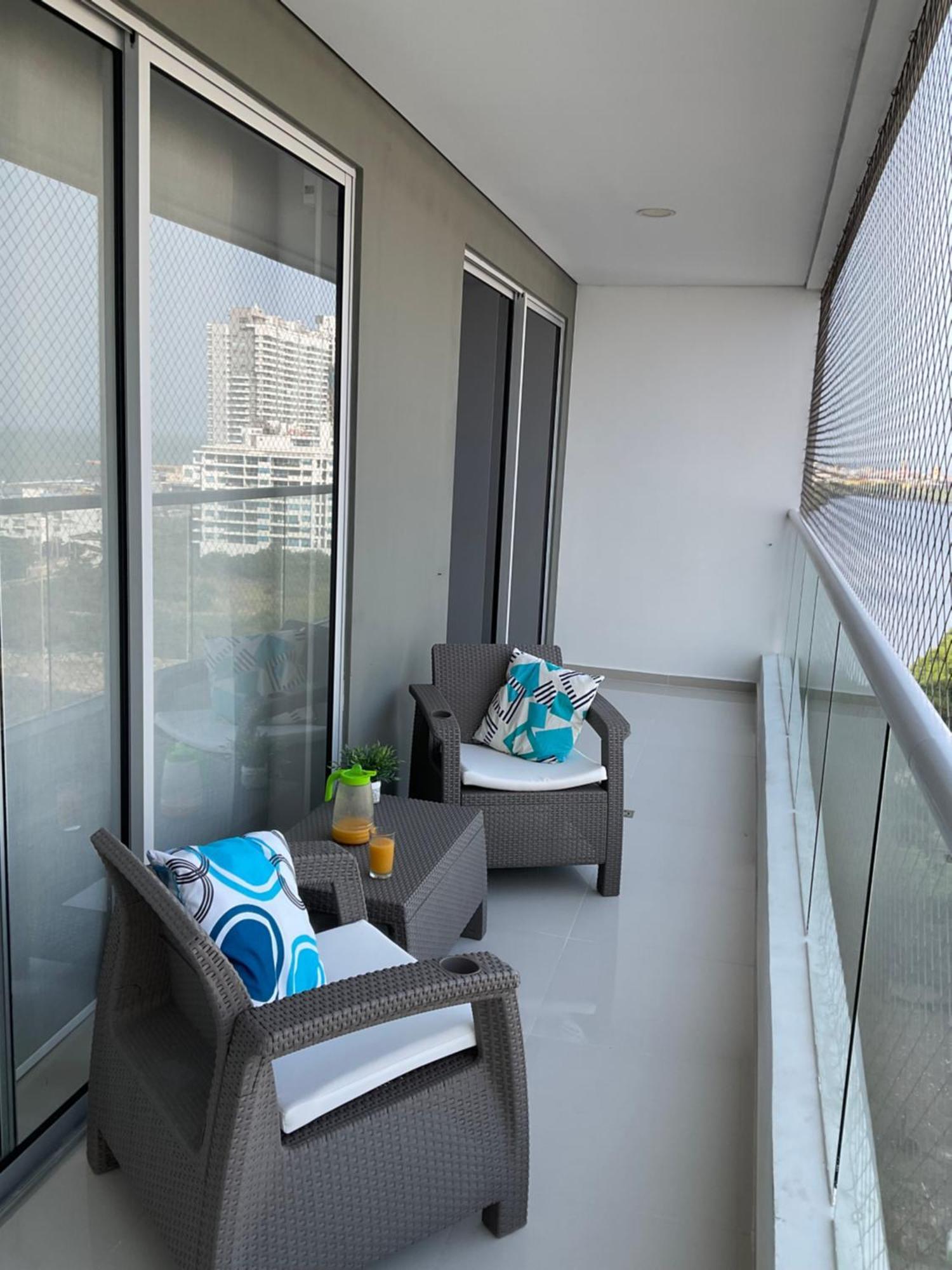 Beachfront Your Away From Apartamento Cartagena
