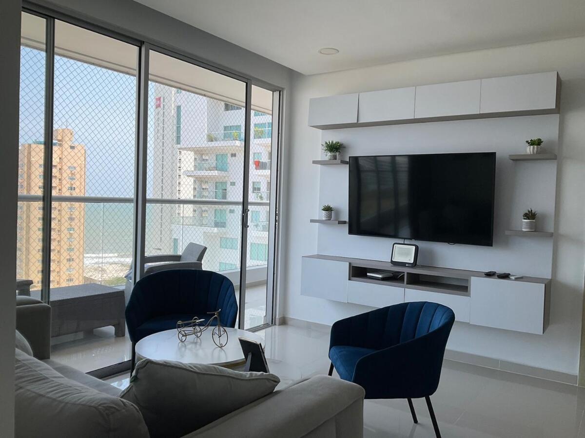 Beachfront Your Away From Apartamento