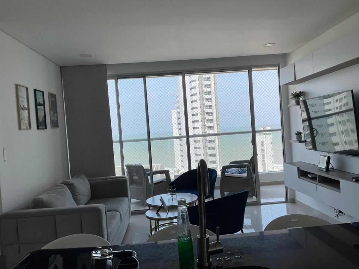 Beachfront Your Away From Apartamento