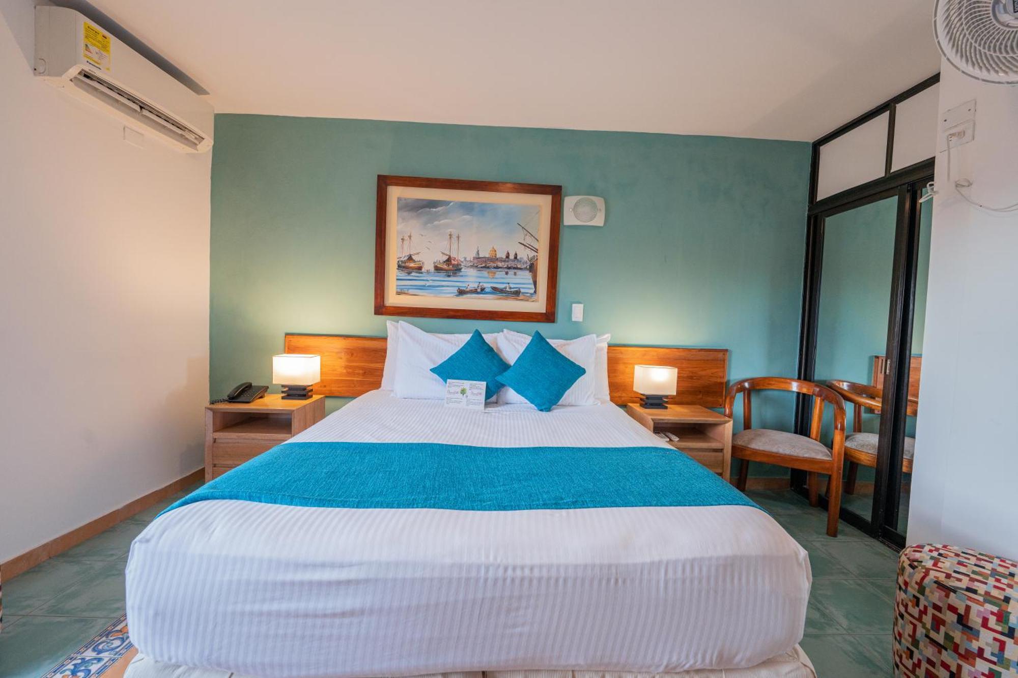 3 Banderas Hotel