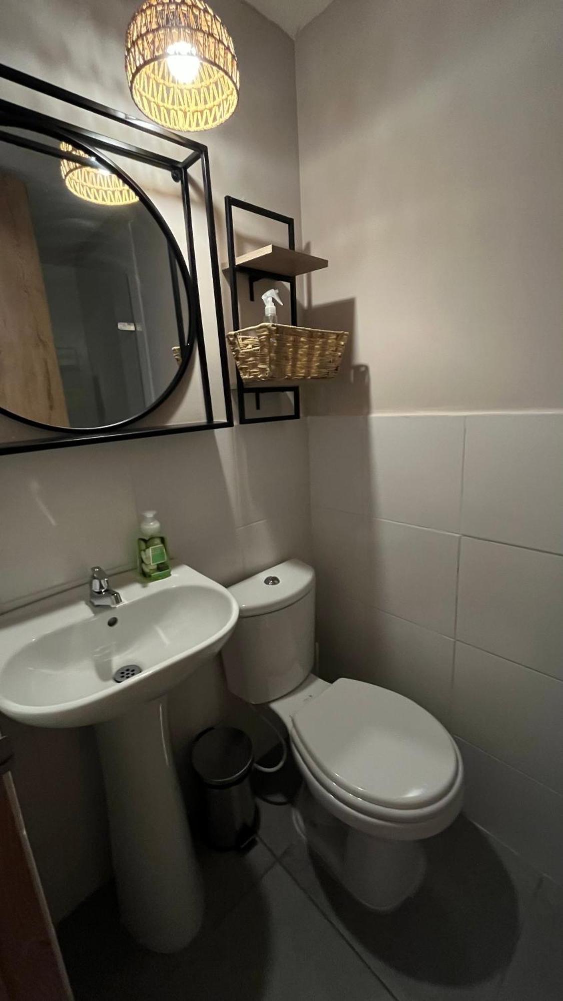 Apto Bien Ubicado Cerca Al Mar, Cerca Al Centro Y Al Aereopuerto Apartamento *