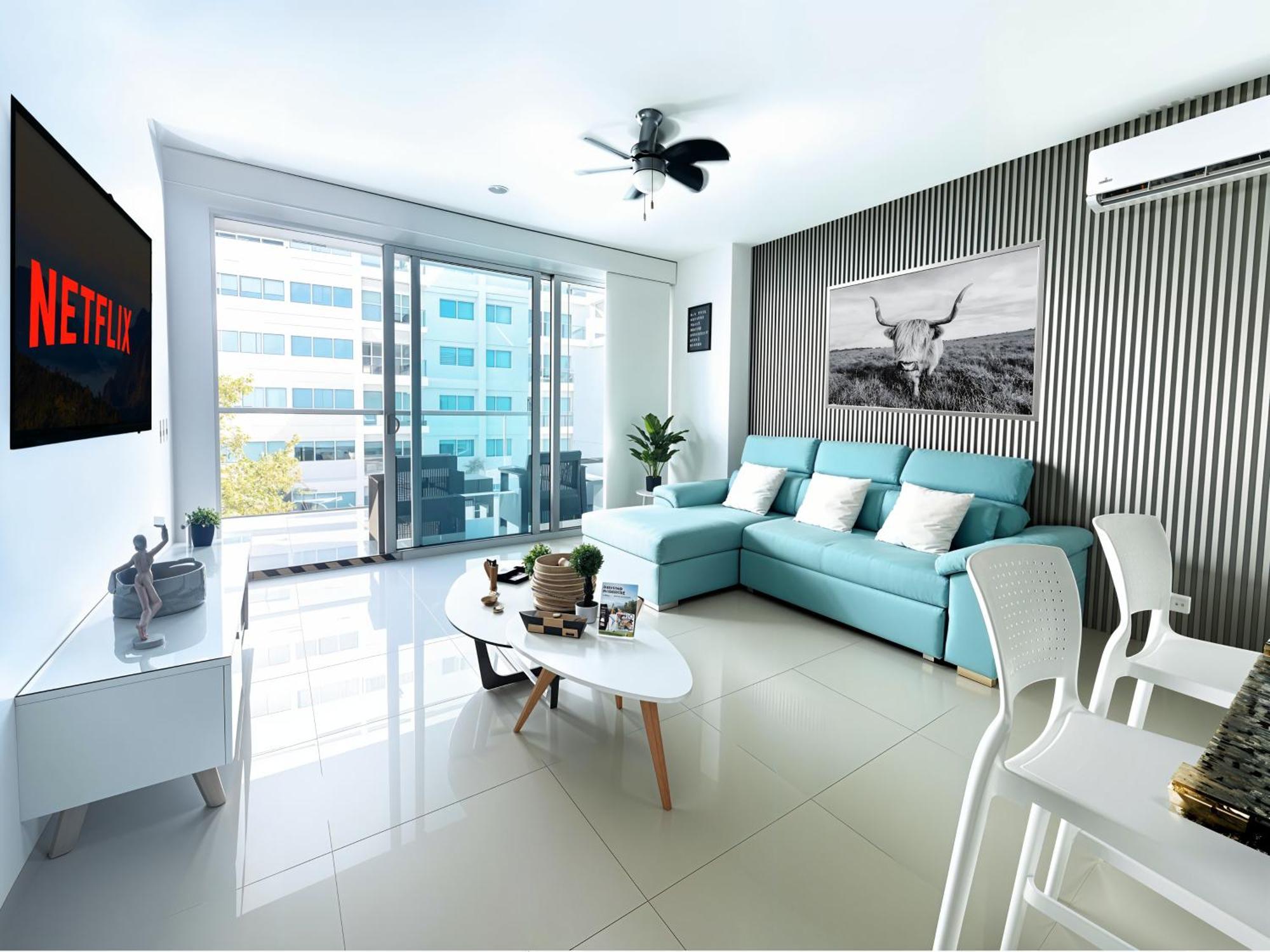 Morros Ultra 5 Star - King Bed Front - Fast Wifi 500mbps Apartment