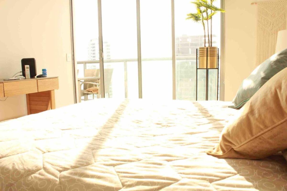 Lovely Flat Near The With Private Pool Apartment *