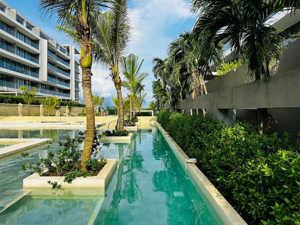 Spectacular Beachfront Apartamento