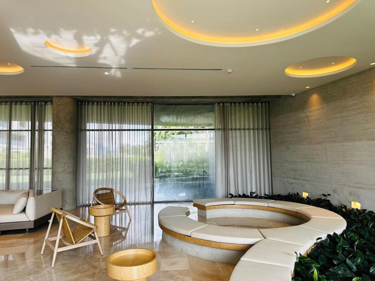 Spectacular Beachfront Apartamento *