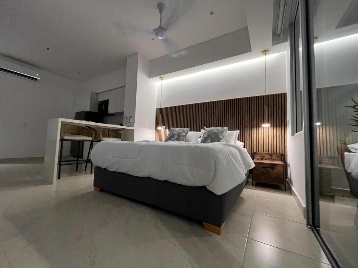 Spacious 1bedroom Pool Gym *