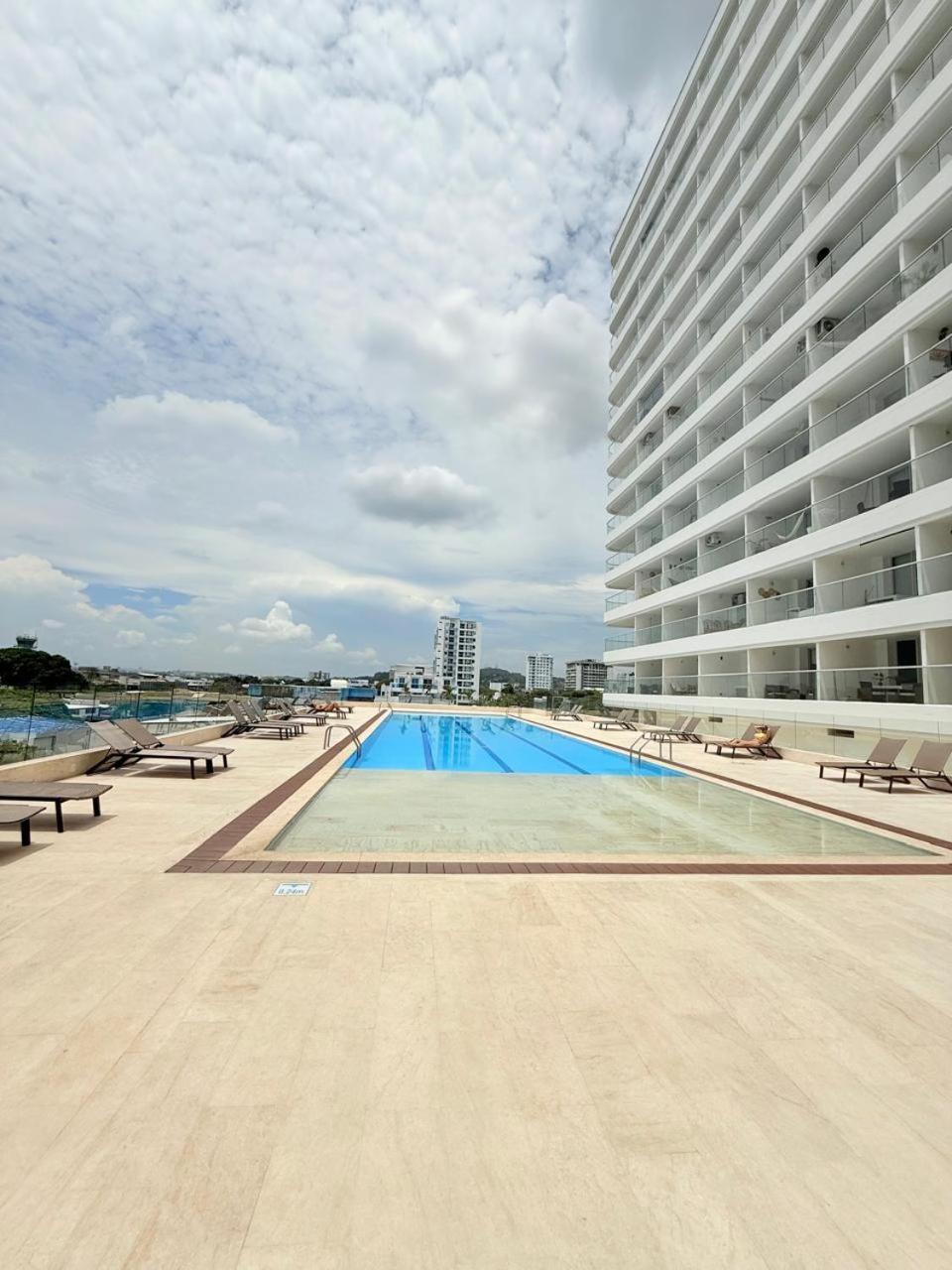 Apartasuit Beach, Barrio Crespo Cerca Del Aeropuerto Apartahotel