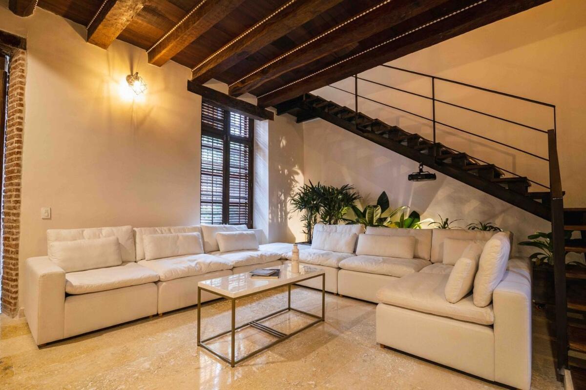 Casa Del Hidalgo - Walled 7br Colonial Cartagena