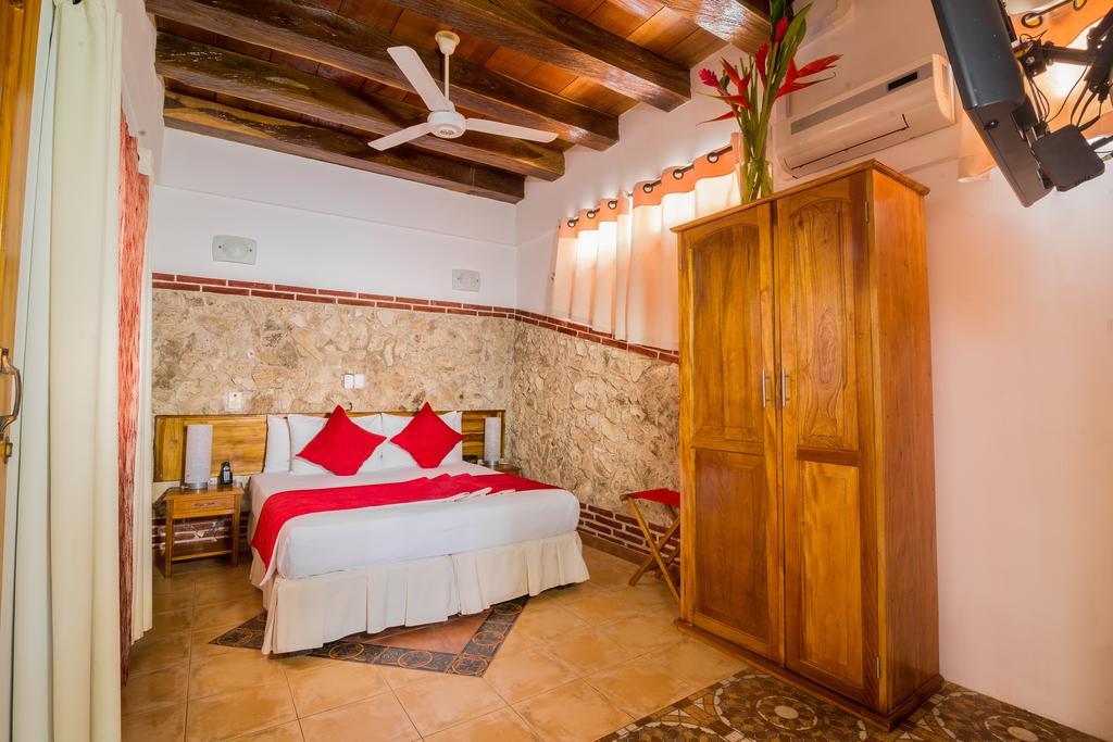 Hotel 3 Banderas