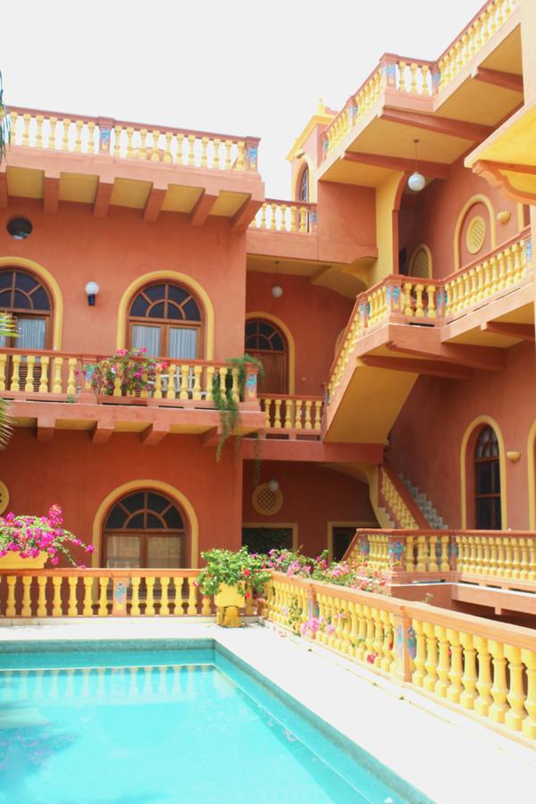 Colonial With Swimming Pool Ana Maria Apartamento