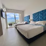 Serena del Mar, Morros IO