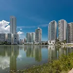 Hermoso apto al borde del mar-Espectacular vista