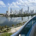 Guest Friendly 3Br, Pool, Balcony, Ocean&Lake View, Kit