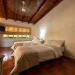 Casa Porto - Luxury 5 BR Beachfront Villa in Bocagrande by Huespedia