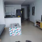 Apartamento , vista a la ciudad antigua y playa